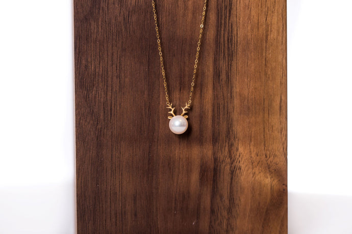 ReinDear 18K Gold Necklace with Pearl