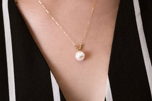 Shape of U Pink Pearl 18K Gold Necklace